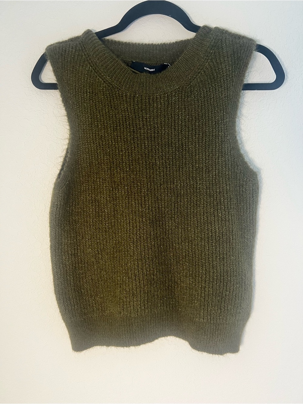 Vero Moda Olive Green Sleeveless Knit Vest Top Sweater NWT
